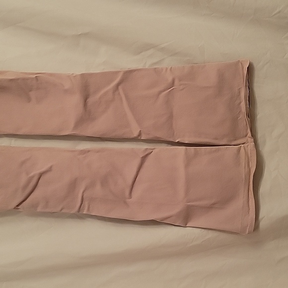 7 FOR ALL MANKIND PANTS - Picture 4 of 6